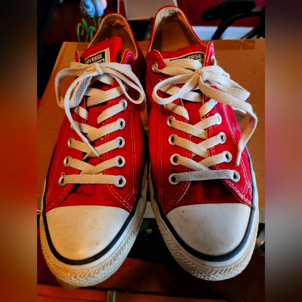 RED CONVERSE ALL STAR CANVAS SNEAKERS, MEN'S 9 WOMEN'S 11
